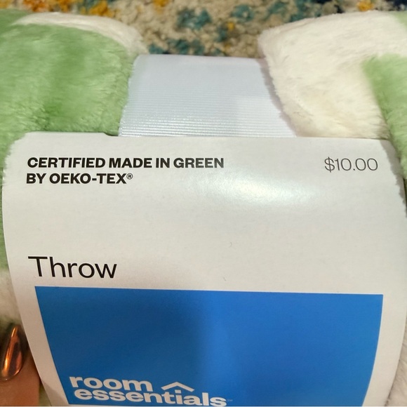 Room Essentials Mint Green and White Throw Blanket - Picture 2 of 4